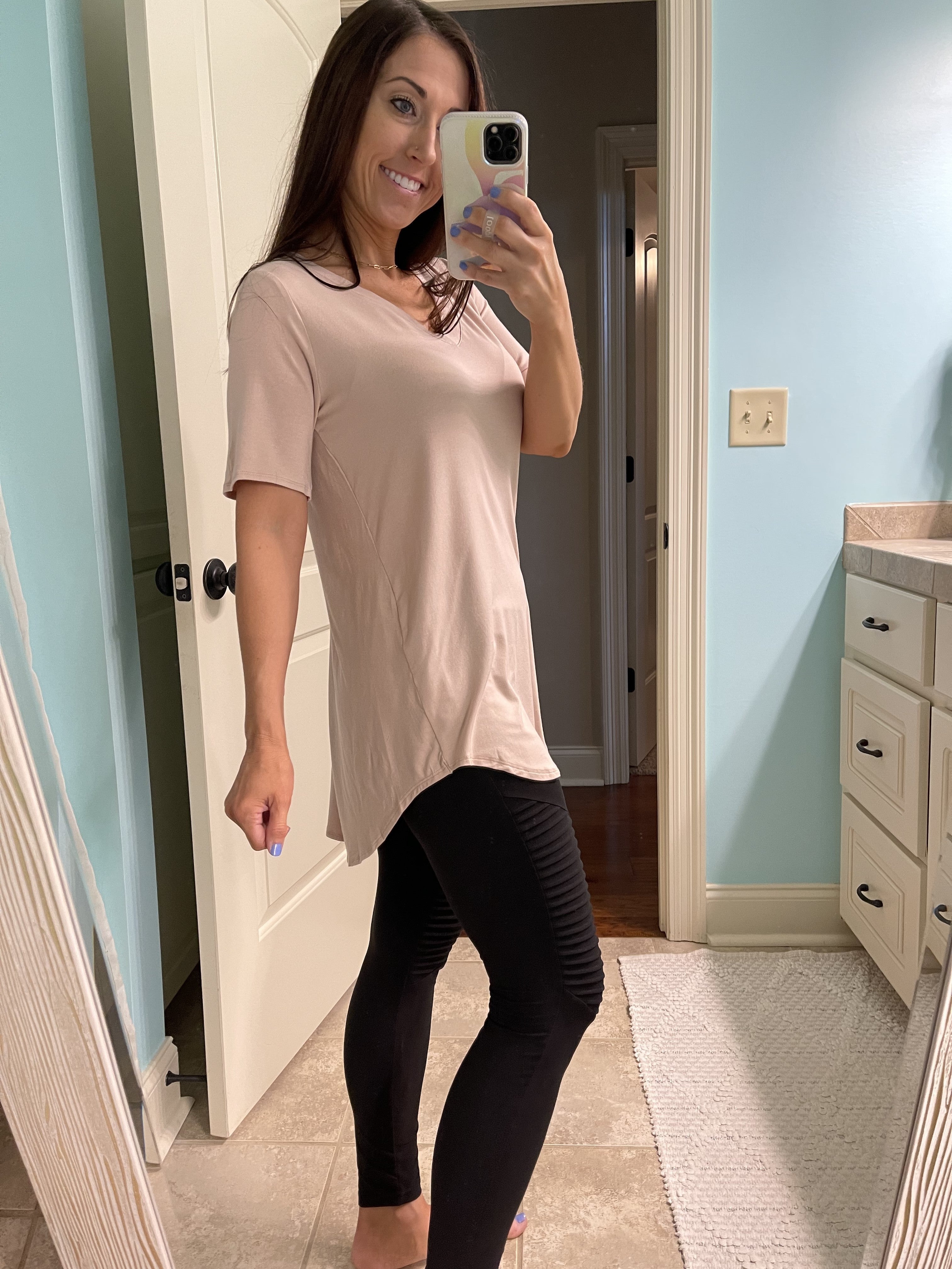 V-Neck Hi-Low Basic