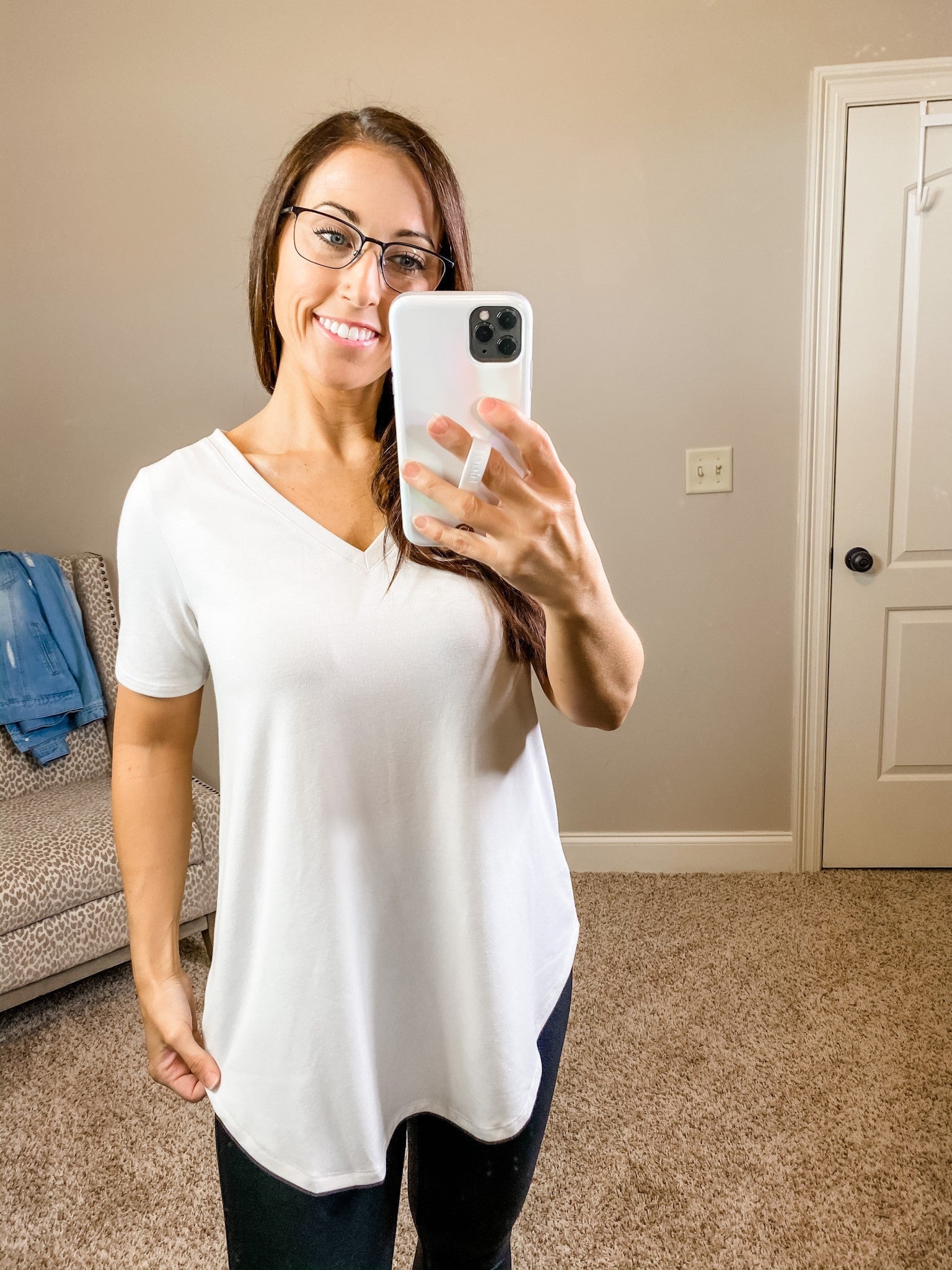 V-Neck Round Hem Basic