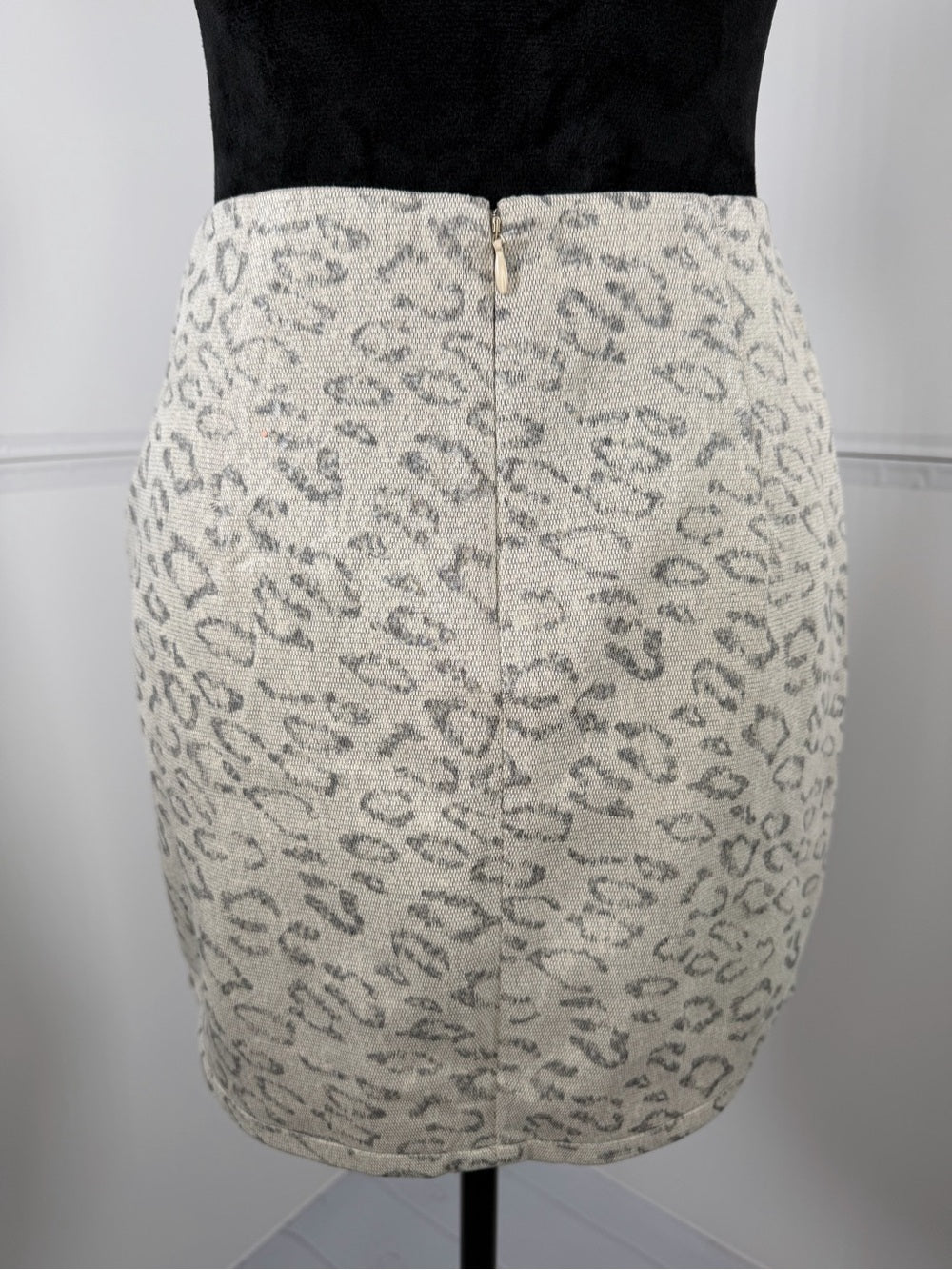 NWT Le Lis Leopard Print Mini Skirt Size Small