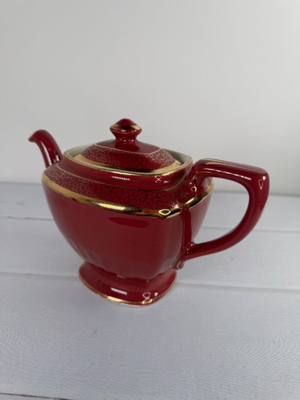 Vintage Hall China Hollywood Teapot #0113 6-Cup Maroon Gold USA