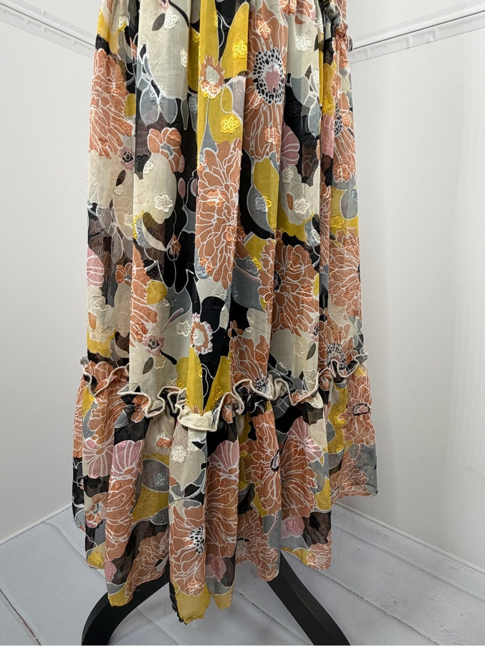Lulus Black Floral Jacquard Tiered Midi Dress Size XS