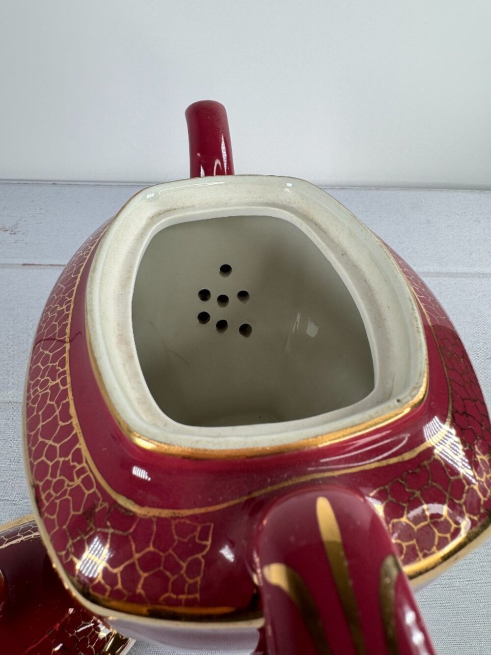 Vintage Hall China Hollywood Teapot #0113 6-Cup Maroon Gold USA