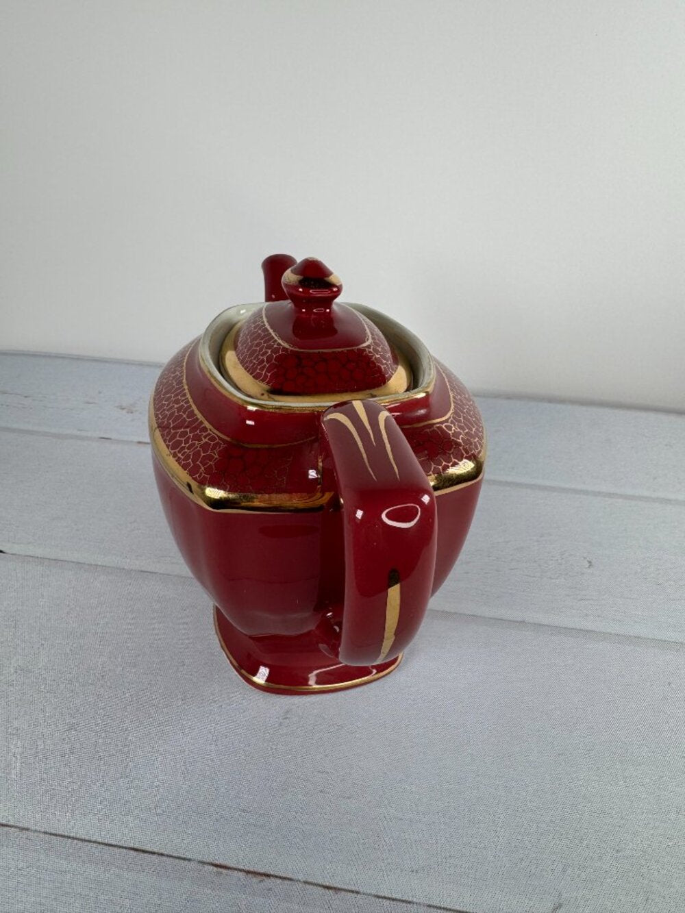 Vintage Hall China Hollywood Teapot #0113 6-Cup Maroon Gold USA