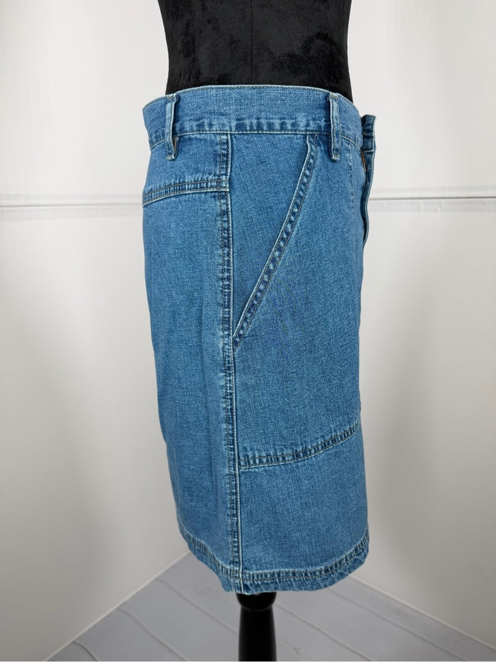 Old Navy Blue Jeans Denim Mini Skirt Women's Size 8 Medium Wash Pockets