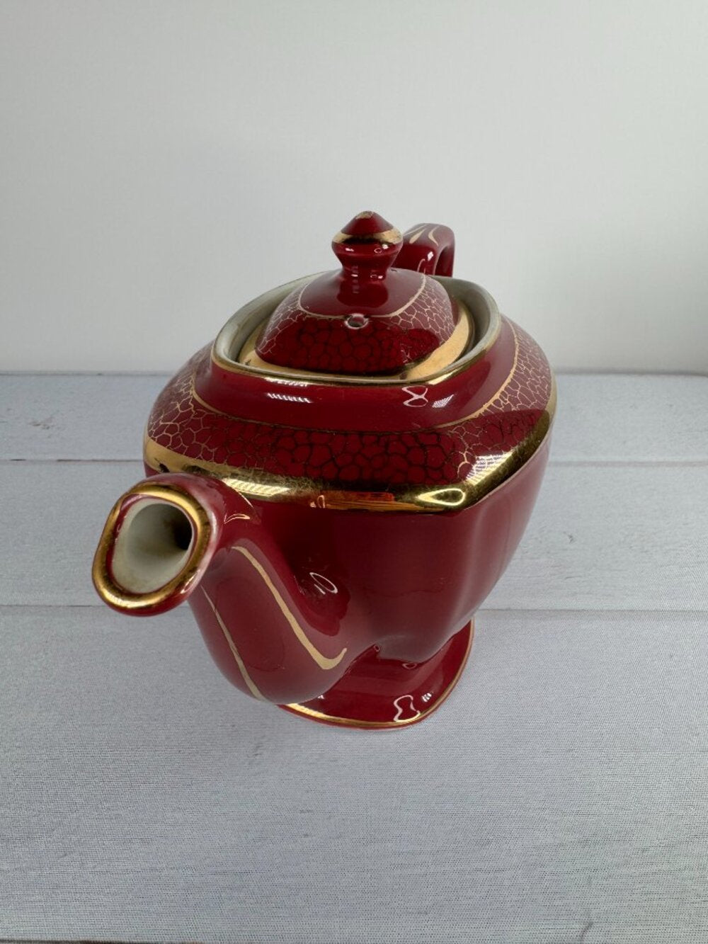 Vintage Hall China Hollywood Teapot #0113 6-Cup Maroon Gold USA