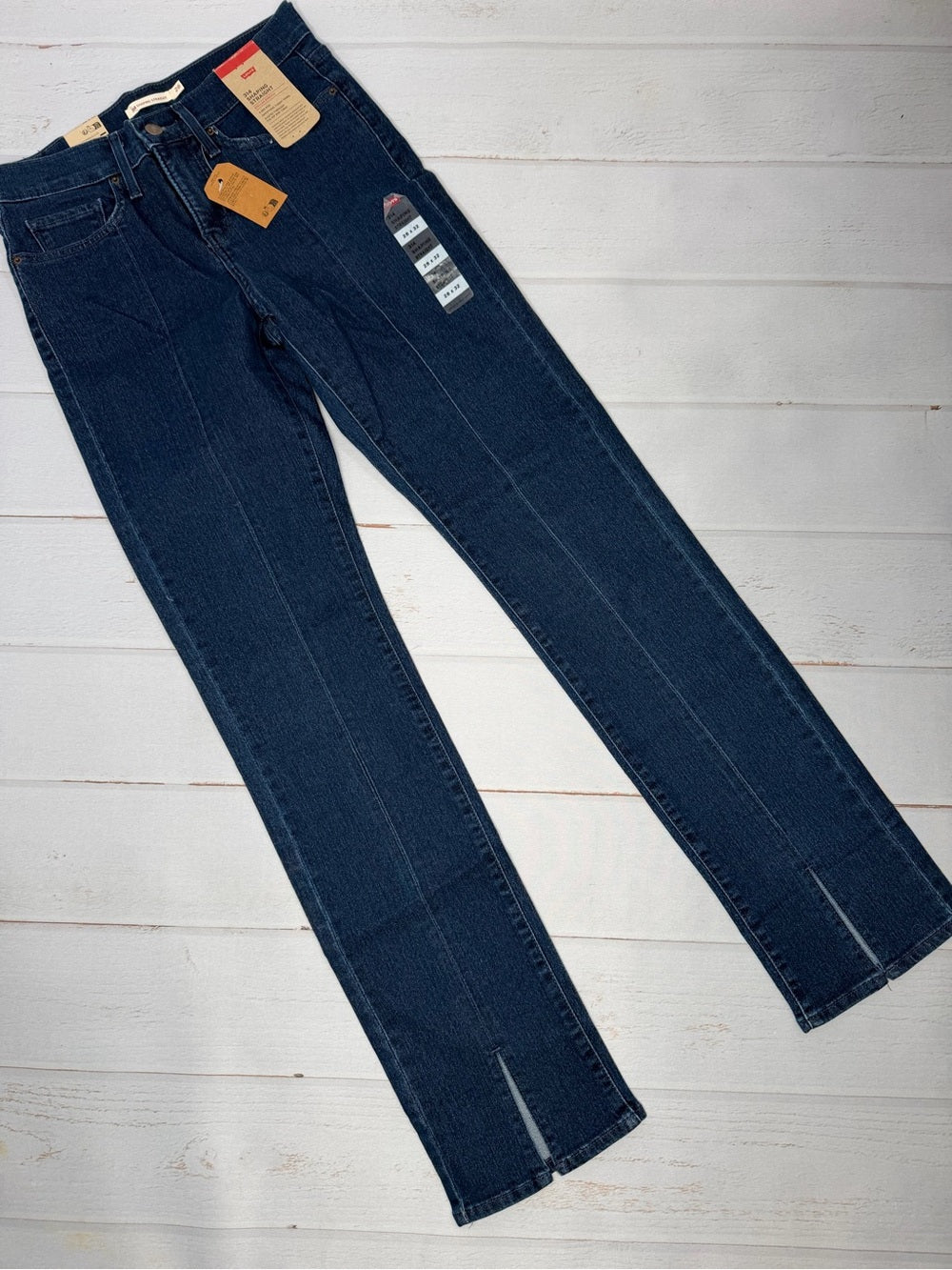 NWT Levi's 314 Shaping Straight Jeans Womens Size 28 x 32 Dark Wash