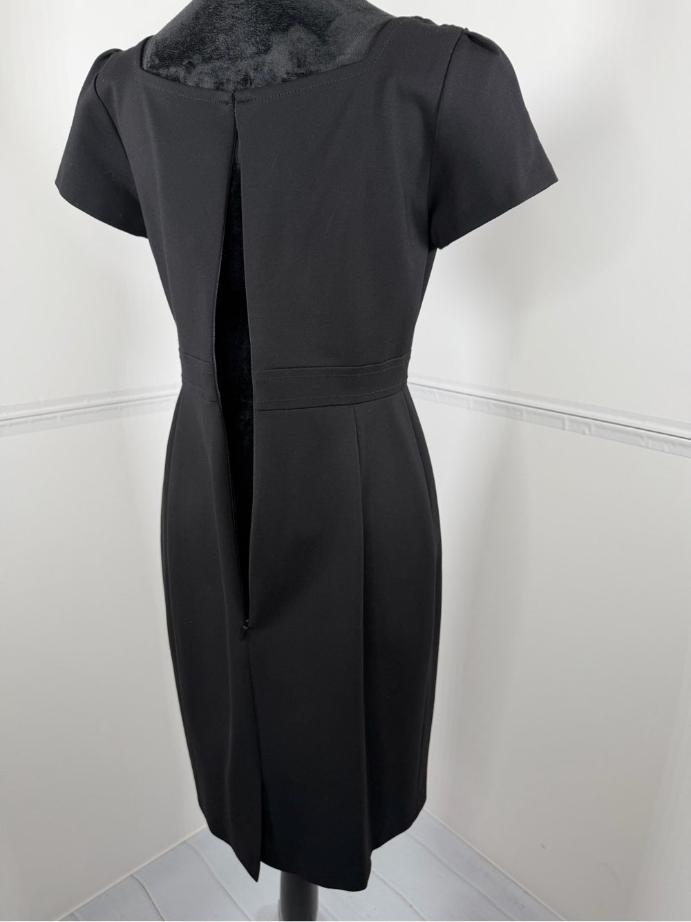 Brooks Brothers Ponte Sweetheart Neck Black Sheath Dress Size 8