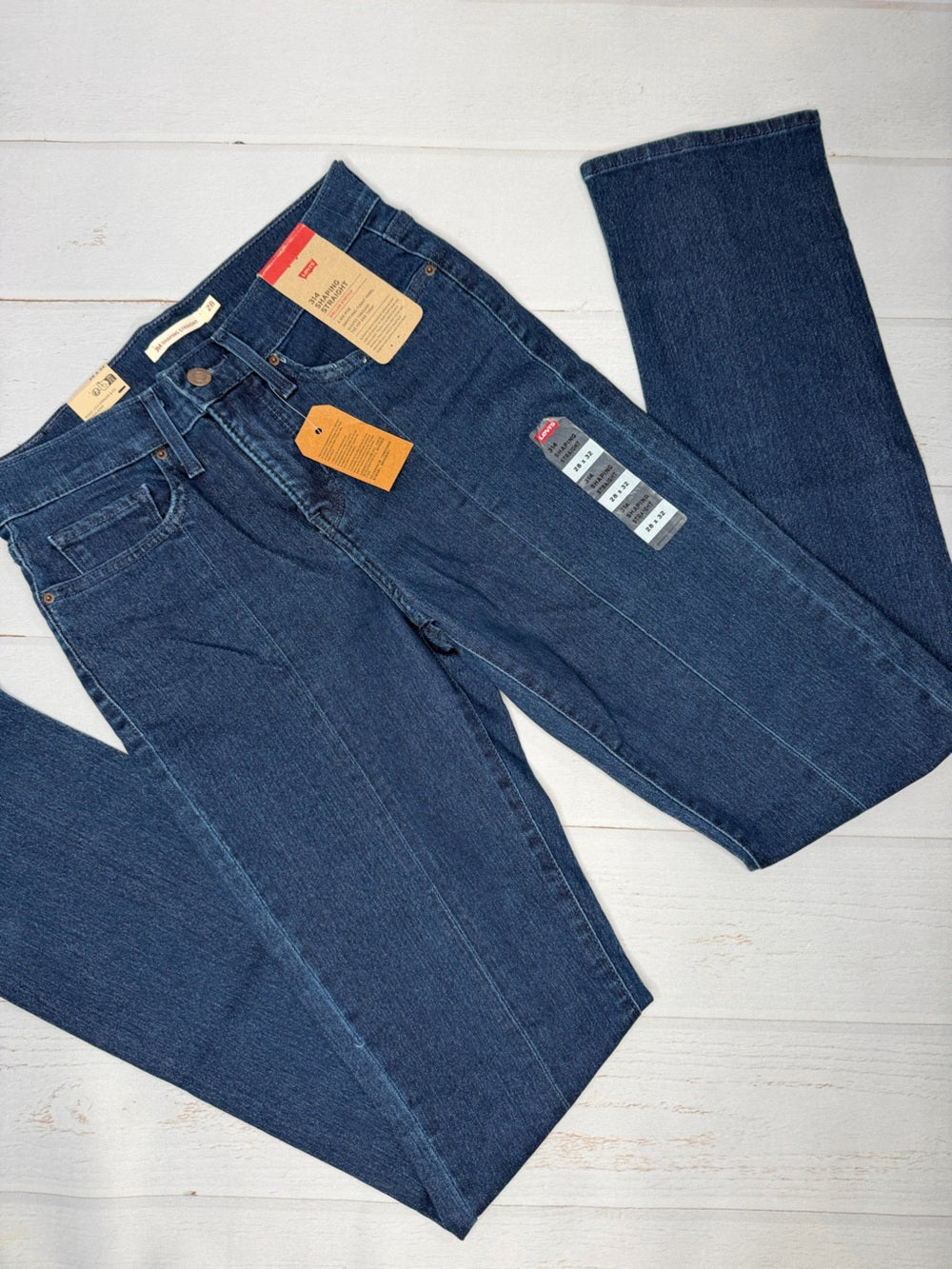 NWT Levi's 314 Shaping Straight Jeans Womens Size 28 x 32 Dark Wash