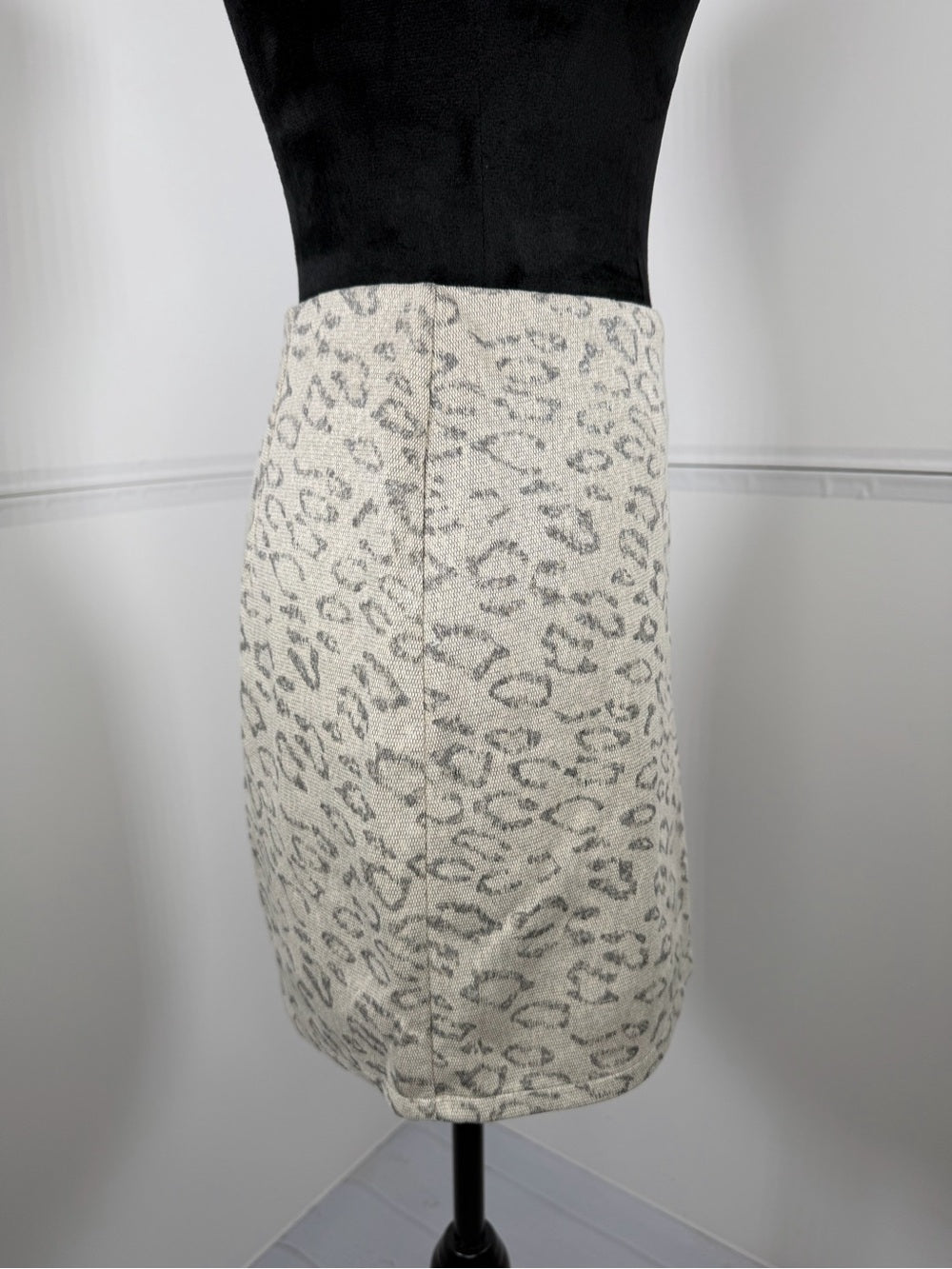 NWT Le Lis Leopard Print Mini Skirt Size Small