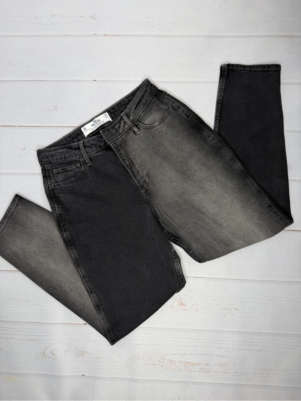 NWOT Hollister Curvy High-Rise Spliced Mom Jeans Size 3R