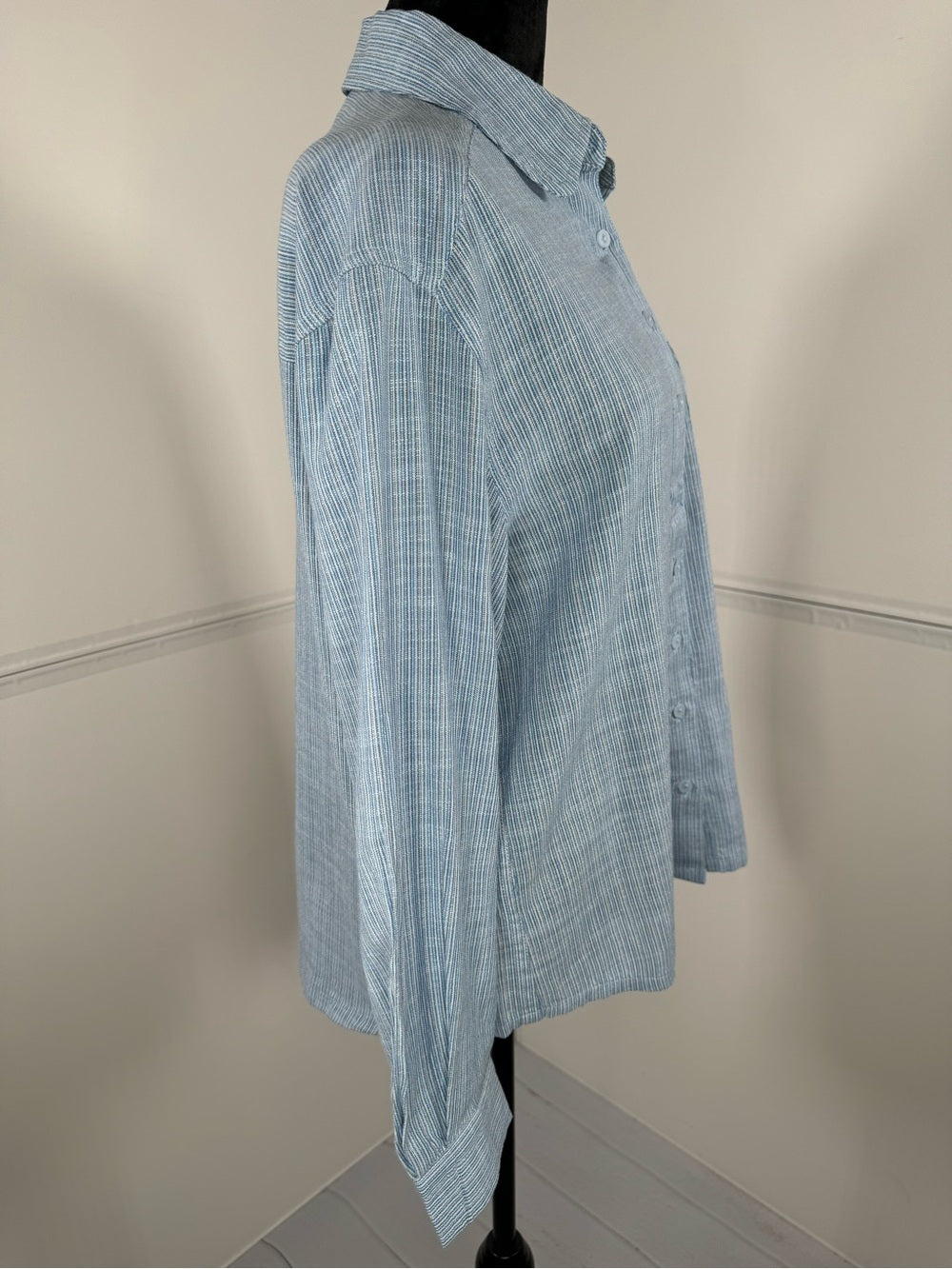 NWT - Lola River Nellie Cornflower Button Front Shirt 100% Cotton Size Medium