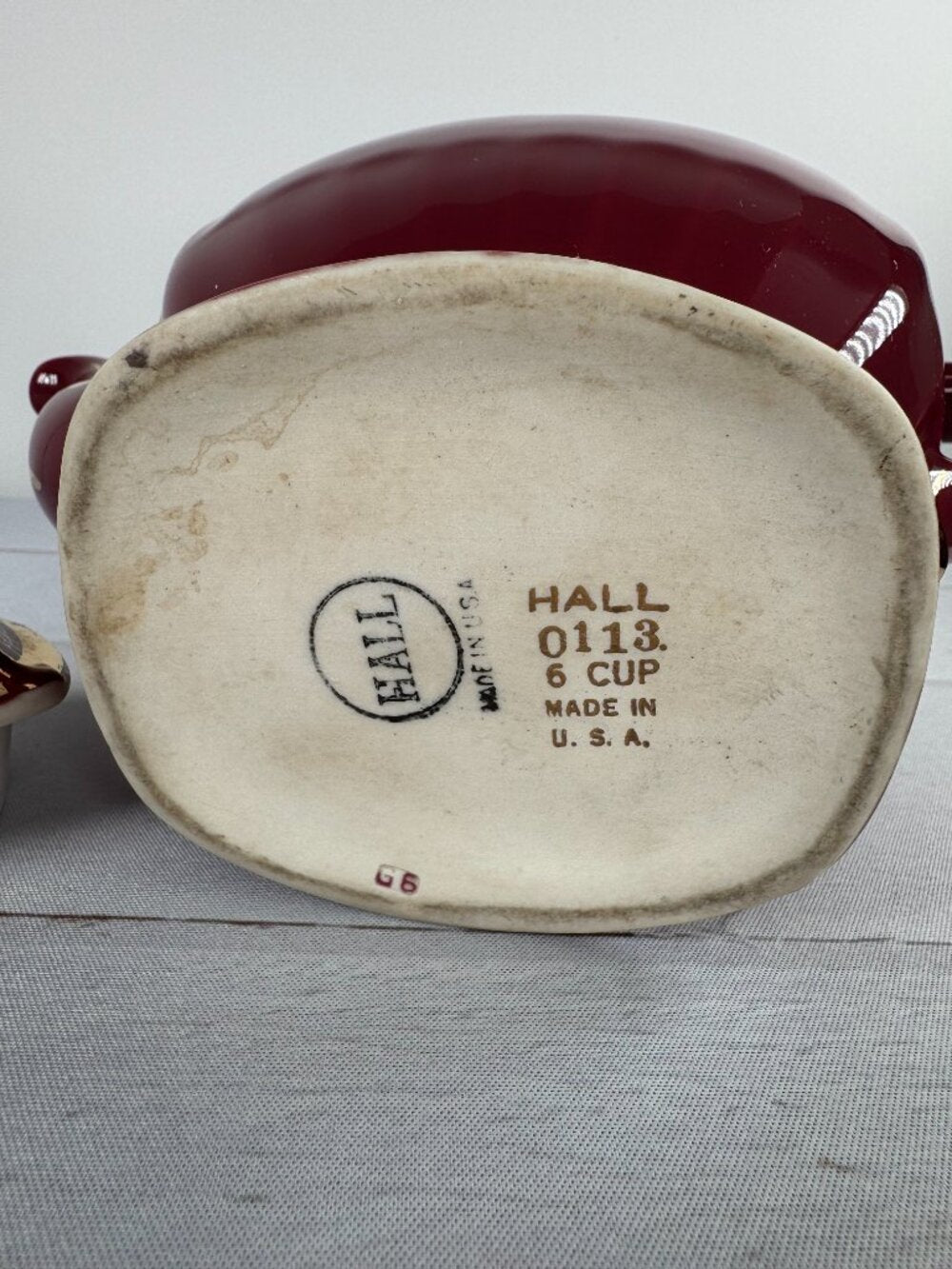 Vintage Hall China Hollywood Teapot #0113 6-Cup Maroon Gold USA