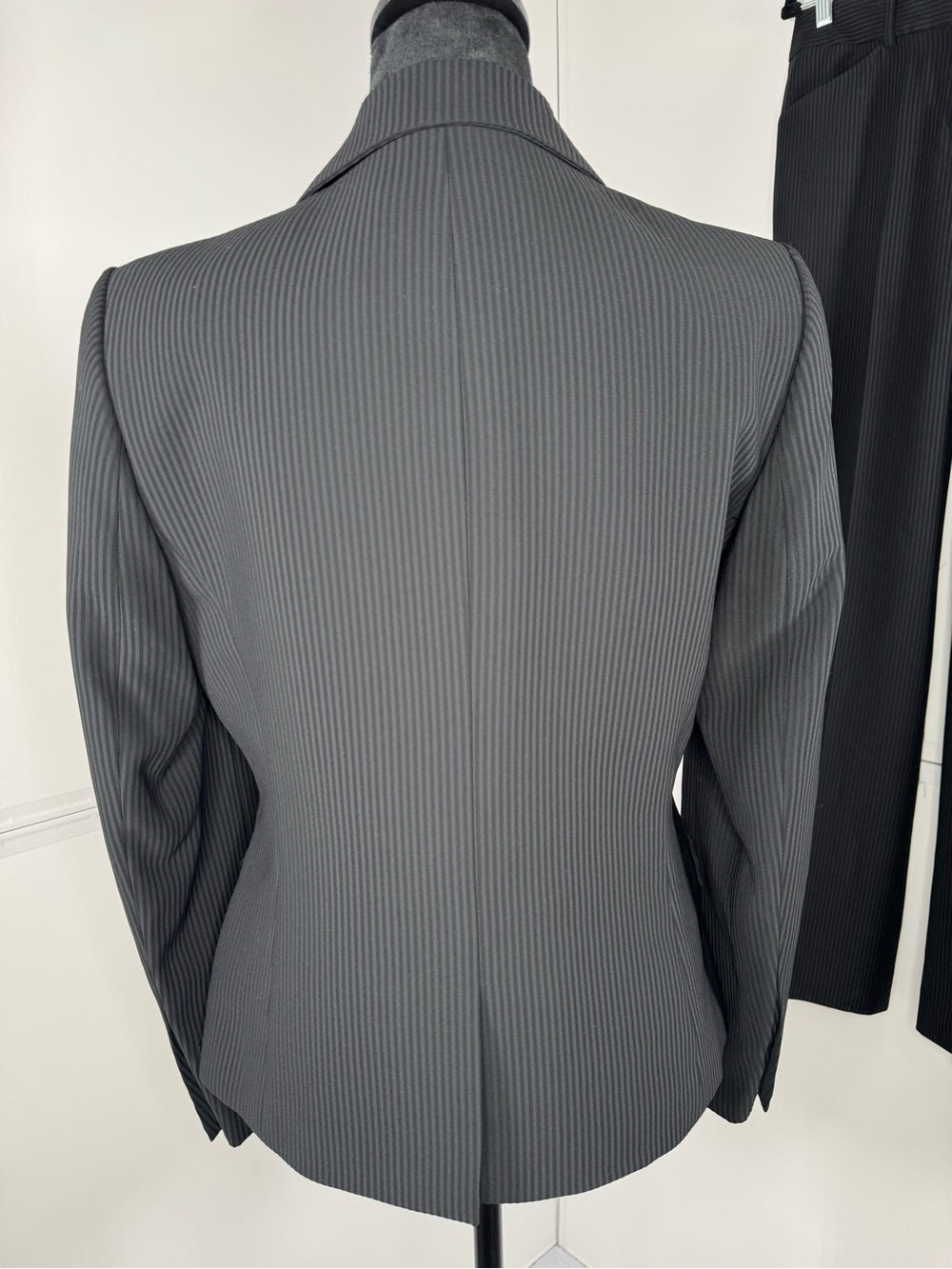 Anne Klein Black Pinstripe 2-Piece Suit Blazer & Trousers Women's Size 4